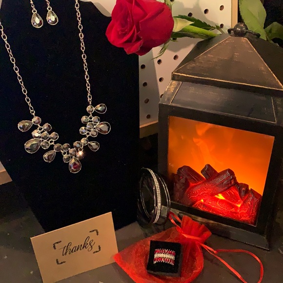 An Elegant 3 Piece Jewelry Set.
